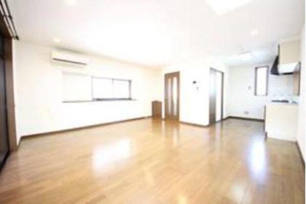 瑞穂東松原戸建の物件内観写真